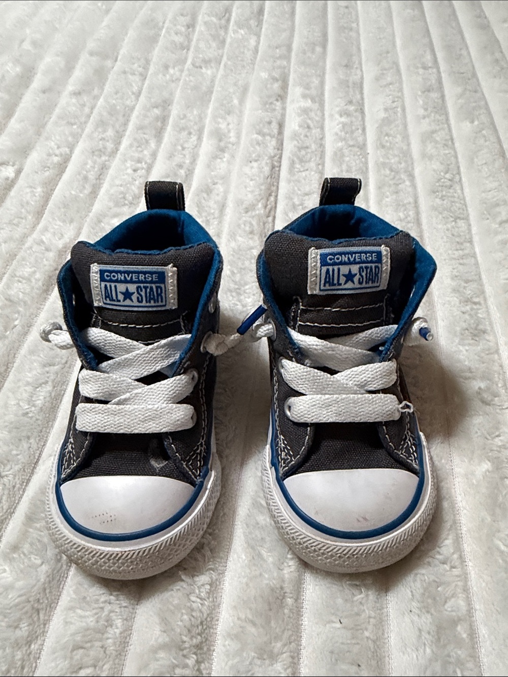 Converse Kids' Gray & Blue All Star High-Top Sneakers | Size 5 Toddler - Picture 2 of 7